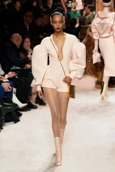 Look 43